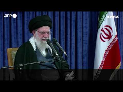 Iran, Khamenei: “Le richieste economiche dei manifestanti sono giuste”