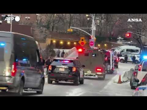 Maduro in viaggio verso il tribunale di New York per la prima udienza