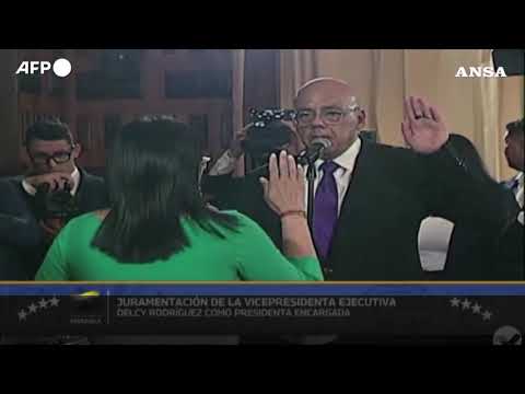 Davanti al parlamento venezuelano il giuramento di Rodriguez come presidente ad interim