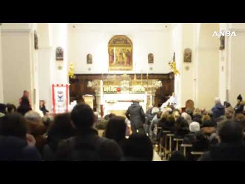 Omicidio di Aurora Livoli, l’ultimo saluto nella chiesa di Monte San Biagio