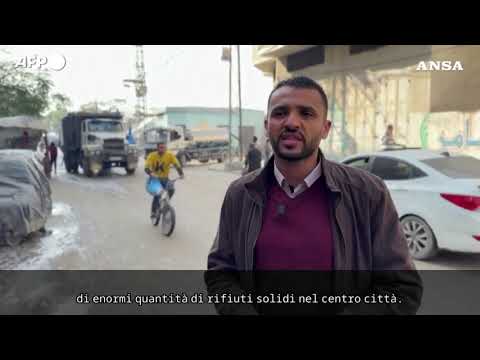 “Una bomba a orologeria”, tonnellate di rifiuti ‘invadono’ Gaza City