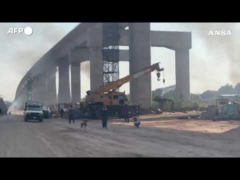 Thailandia, decine di morti in un incidente ferroviario