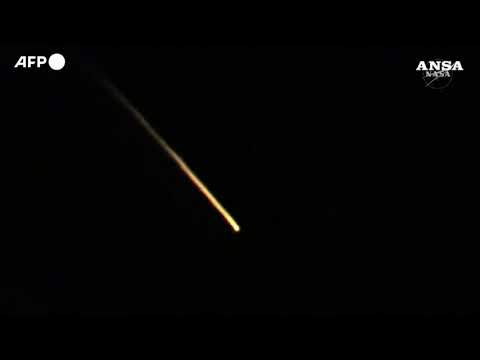 Rientrata la missione Crew 11, ammaraggio al largo della California