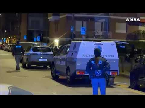 Trovato morto in strada a Torino, la scientifica sul posto