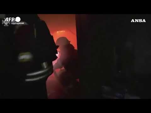 Attacchi nelle regioni di Odessa e Sumy, i servizi di emergenza al lavoro