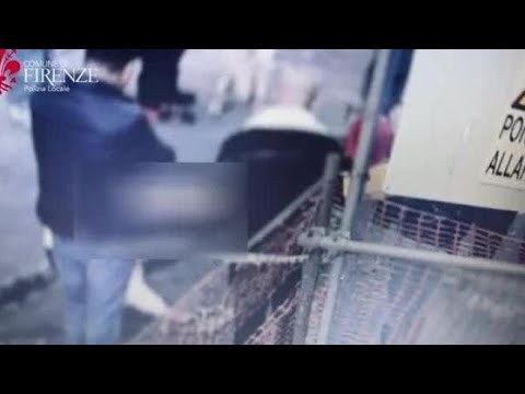 Truffa delle 3 carte in centro a Firenze, sette denunciati per gioco d’azzardo