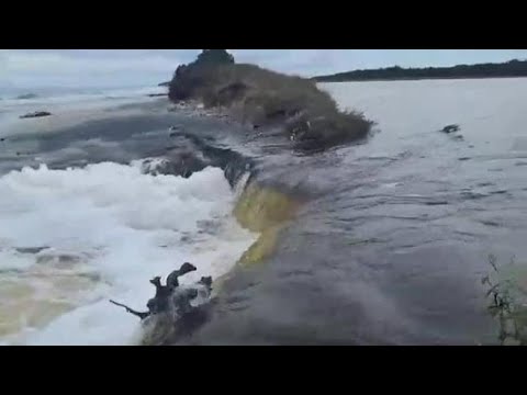 Oasi delle Cesine, le mareggiate fanno tracimare il tratto costiero: l’allarme del Wwf