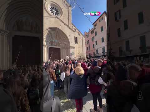 Bagno di Folla a Sanremo: Sal Da Vinci Incanta con ‘Per Sempre Sì’ e ‘Rossetto e Caffè’