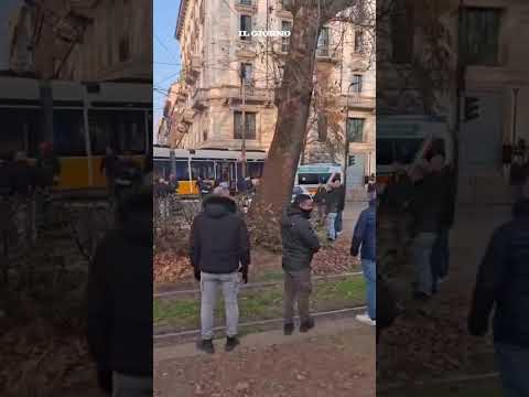 Tragedia a Milano: Tram deraglia e si schianta contro edificio, un morto e oltre 20 feriti