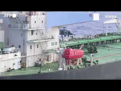 L’abbordaggio della petroliera Aquila II intercettata dalle forze americane