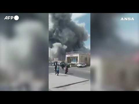Iran, un attacco su Teheran ripreso in diretta dai passanti