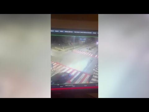 Vigevano, la donna in auto che investiva di proposito pedoni e ciclisti: le immagini choc