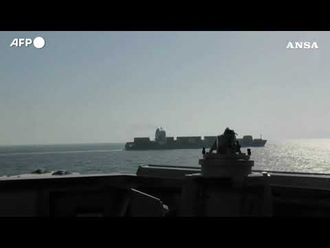 Una nave da guerra statunitense colpisce un mercantile iraniano che tentava di eludere blocco