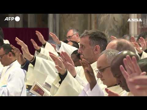 Papa Leone presiede la sua prima messa crismale di Pasqua