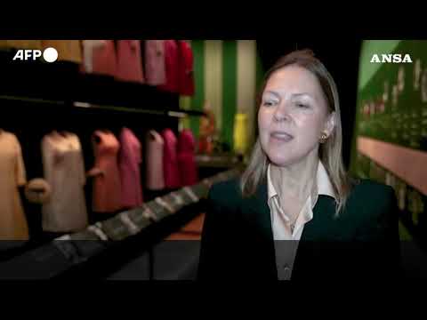 Merletti e abiti gioiello, la moda di Elisabetta II in una mostra a Buckingham Palace