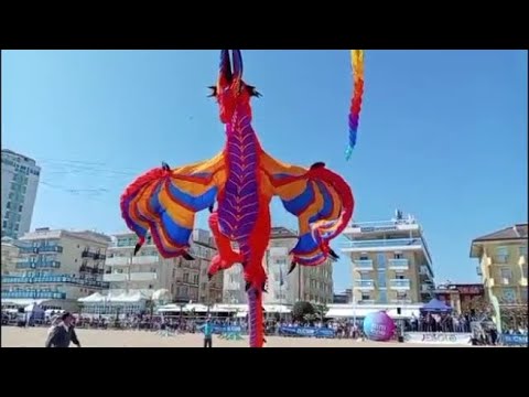 Il cielo di Jesolo immerso nei colori con il più grande Festival di Aquiloni d’Italia