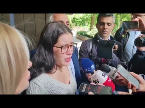 Assolti gli schermidori accusati di violenza sessuale, la ragazza in lacrime: «Non finirà così»