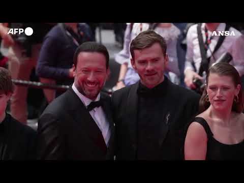 Cannes, red carpet per il film russo “Minotaur”