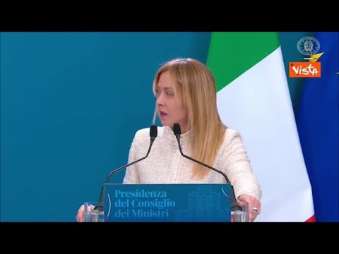 Fuoriprogramma con il Premier indiano Modi, Meloni si accerta che microfono funzioni: Does it work?