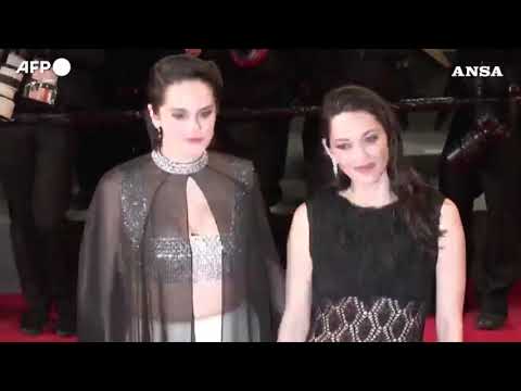Al Festival di Cannes il red carpet del cast di “Roma Elastica”