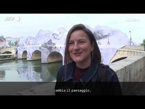 L’artista JR trasforma il Pont Neuf di Parigi in una grotta