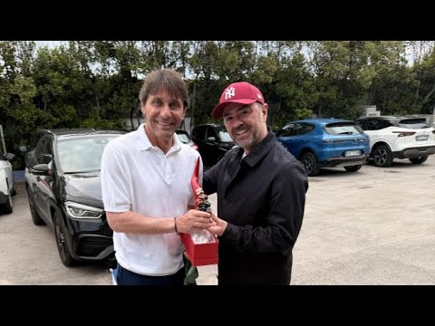 Un corno porta fortuna per Conte: «Dovevate darmelo prima…»