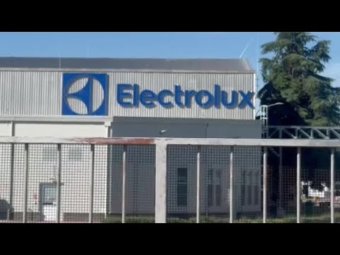 Electrolux, il presidio davanti allo stabilimento di Forlì: il vertice in Provincia e l’incontro …
