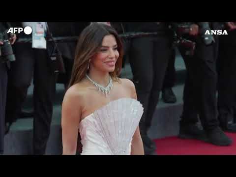 L’ultimo red carpet di Cannes prima del finale: Bellucci regina della Croisette