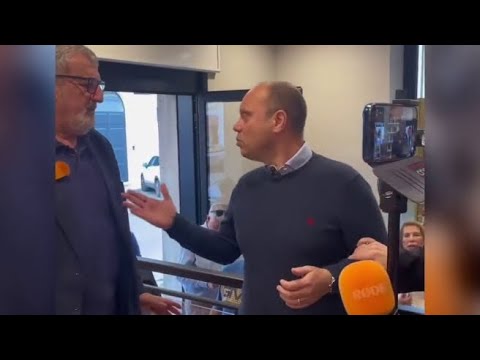 Deficit sanitario, Emiliano contestato in libreria a Taranto