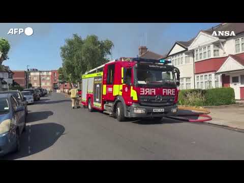 Incendio in negozio kosher in un quartiere ebraico di Londra