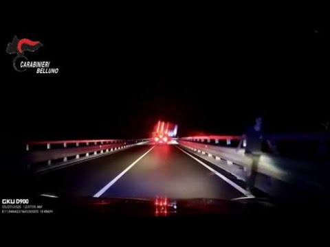 Belluno, giovane tenta di lanciarsi dal ponte di Fener: afferrato appena in tempo dai carabinieri