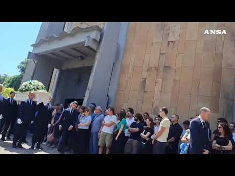 Tragedia alle Maldive, i funerali di Monica Montefalcone e della figlia Giorgia