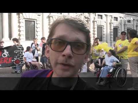 Disability Pride a Milano, protesta contro le barriere architettoniche