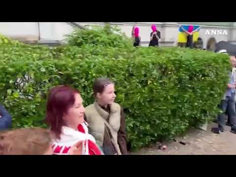 Sit in delle Pussy Riot e Femen al padiglione Russia della Biennale di Venezia