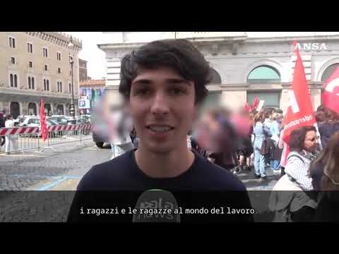 Roma, la protesta contro la riforma degli istituti tecnici