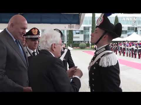 Mattarella alla Scuola marescialli dei carabinieri di Firenze