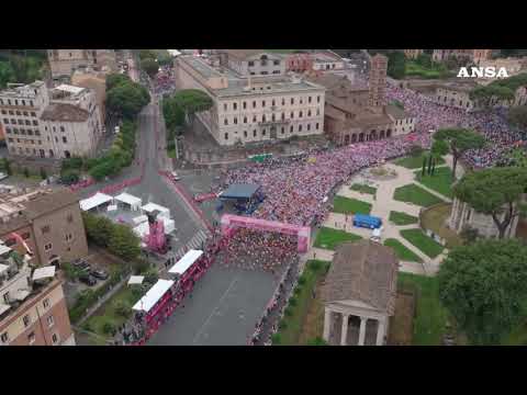 Race for the cure, il mare rosa di 200mila persone in corsa contro il tumore
