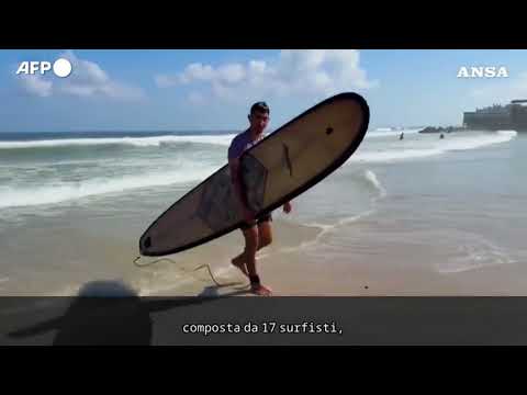 A Gaza, il surf diventa sopravvivenza: “Ci permette di respirare”