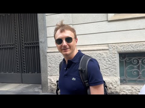 Delitto di Garlasco, Stasi al lavoro a Milano scherza coi cronisti: «Vi sono passato davanti e no…