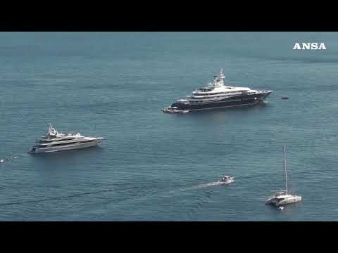 A Capri lo yacht di Al-Thani, nuovo proprietario della berlusconiana Villa Certosa