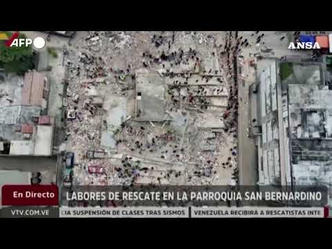 I danni del terremoto nel quartiere di San Bernardino a Caracas
