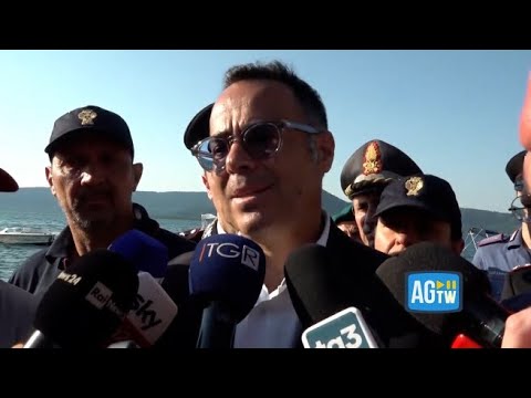 Le ricerche del marito di Roccella disperso nel lago di Vico, il viceprefetto: «All’opera tutta l…