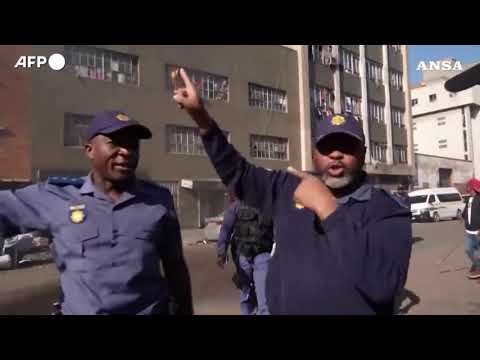 Proteste anti-migranti infiammano il Sudafrica, scontri a Johannesburg