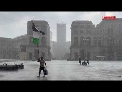 Temporale a Milano, le immagini da Piazza Duomo