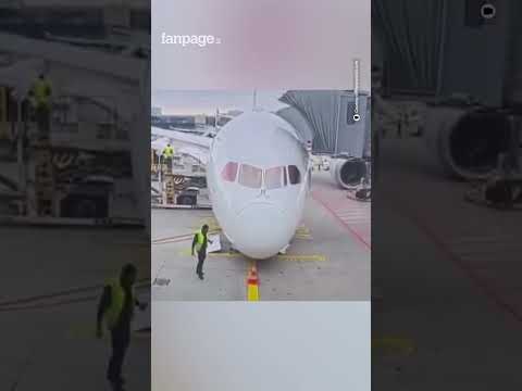 Il carrello di un aereo cede, feriti all’aeroporto di Francoforte