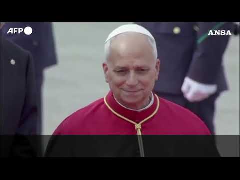 Il Papa a Madrid ricevuto dai reali di Spagna e dal premier Sanchez