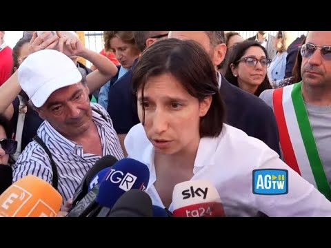 Amendolara, Schlein alla manifestazione dopo la strage dei braccianti: «Una vergogna che riguarda…