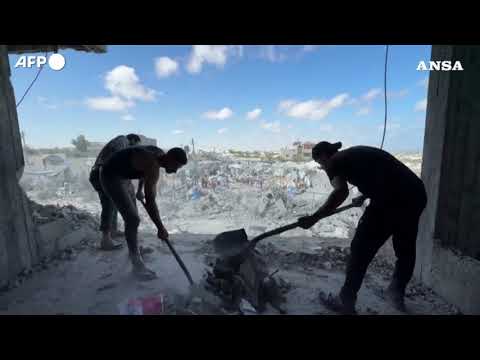 Raid nel sud di Gaza, distruzione ad Al-Mawasi
