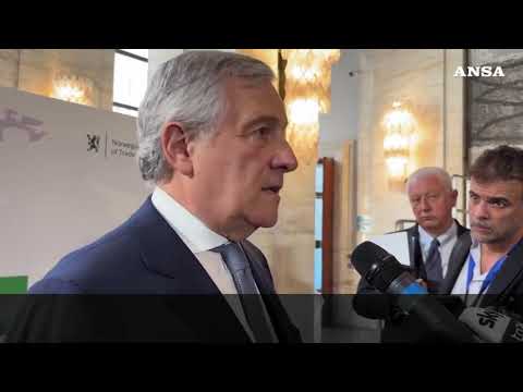 Tajani sull’offerta Intesa-Mps: “Nostro sistema bancario vivace e piu’ forte dopo crisi”