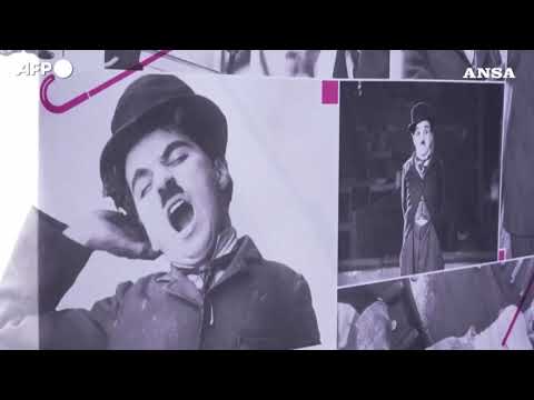 Centinaia di sosia di Charlie Chaplin si riuniscono in Svizzera